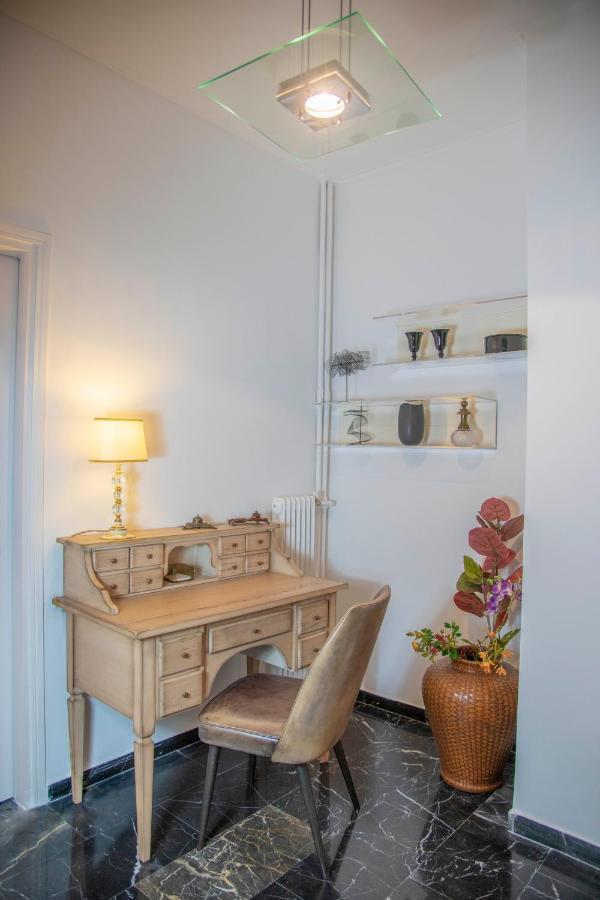 Konstantinos Stylish Brand New Apt In The Heart Of Atény Exteriér fotografie