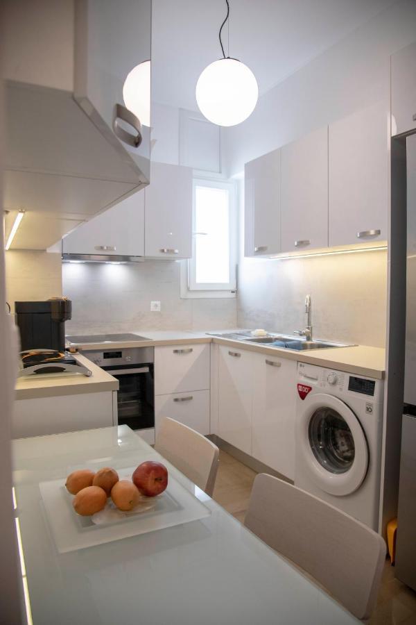 Konstantinos Stylish Brand New Apt In The Heart Of Atény Exteriér fotografie